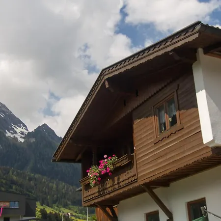 Zellerhof Apartmán *