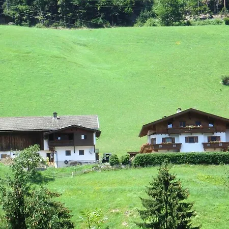 Zellerhof Apartment *